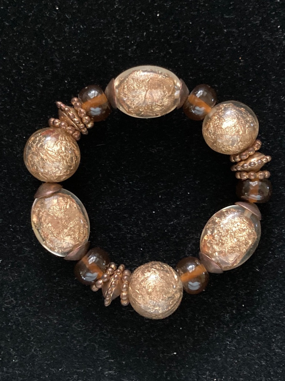 Pressed Gold Tone Speckle Foil Stretch Bracelet/Oval & Round Bead/NEW/NEVER WORN